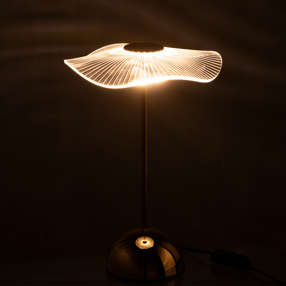 Lampe de table LED FLEUR S by JLINE